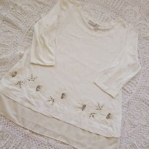 LOGO Off White Floral Embroidered Top